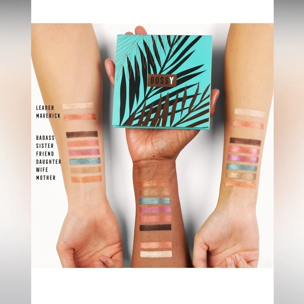 BOSSY COSMETICS Vibrant Eyeshadow Palette with Mirror brand new